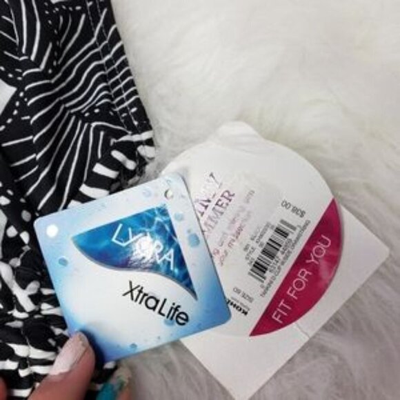 New croft & Barrow black and white tankini top with ruched sides - Picture 8 of 8